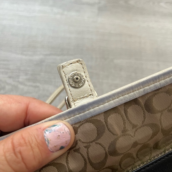 Vtg Coach Leather Black Wristlet Wallet Clutch - Picture 8 of 8